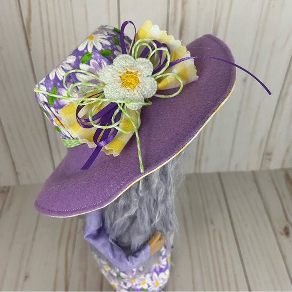 Handmade Girl Gnome Daisy Print Lavender Faux Fur Gingham Spring Cottagecore - Picture 5 of 12